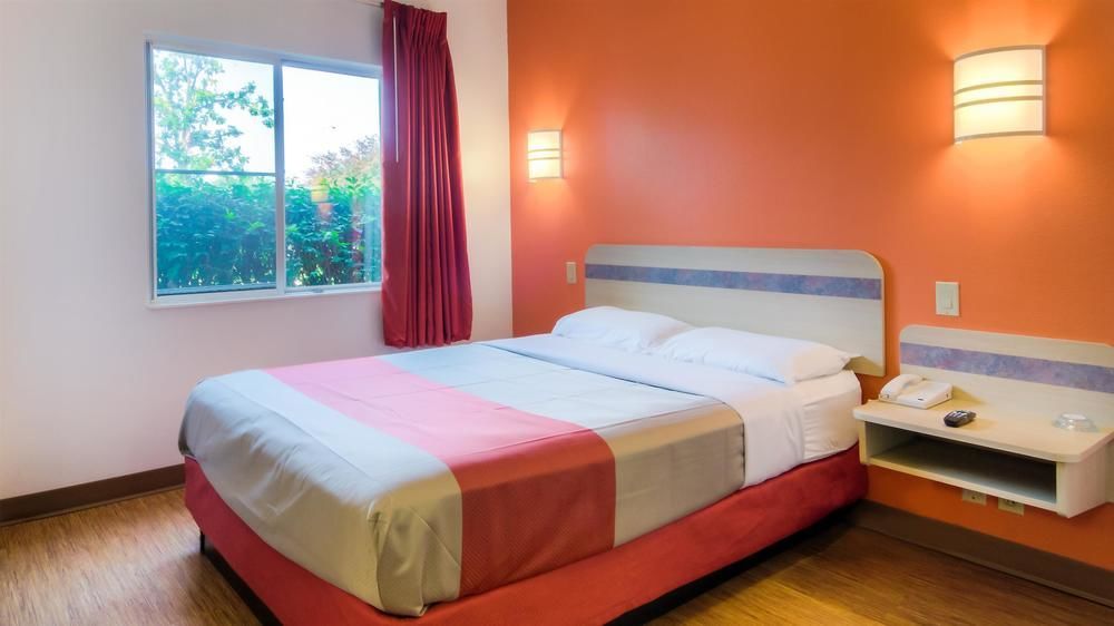 Motel 6 Kansas City, Mo - Airport المظهر الخارجي الصورة