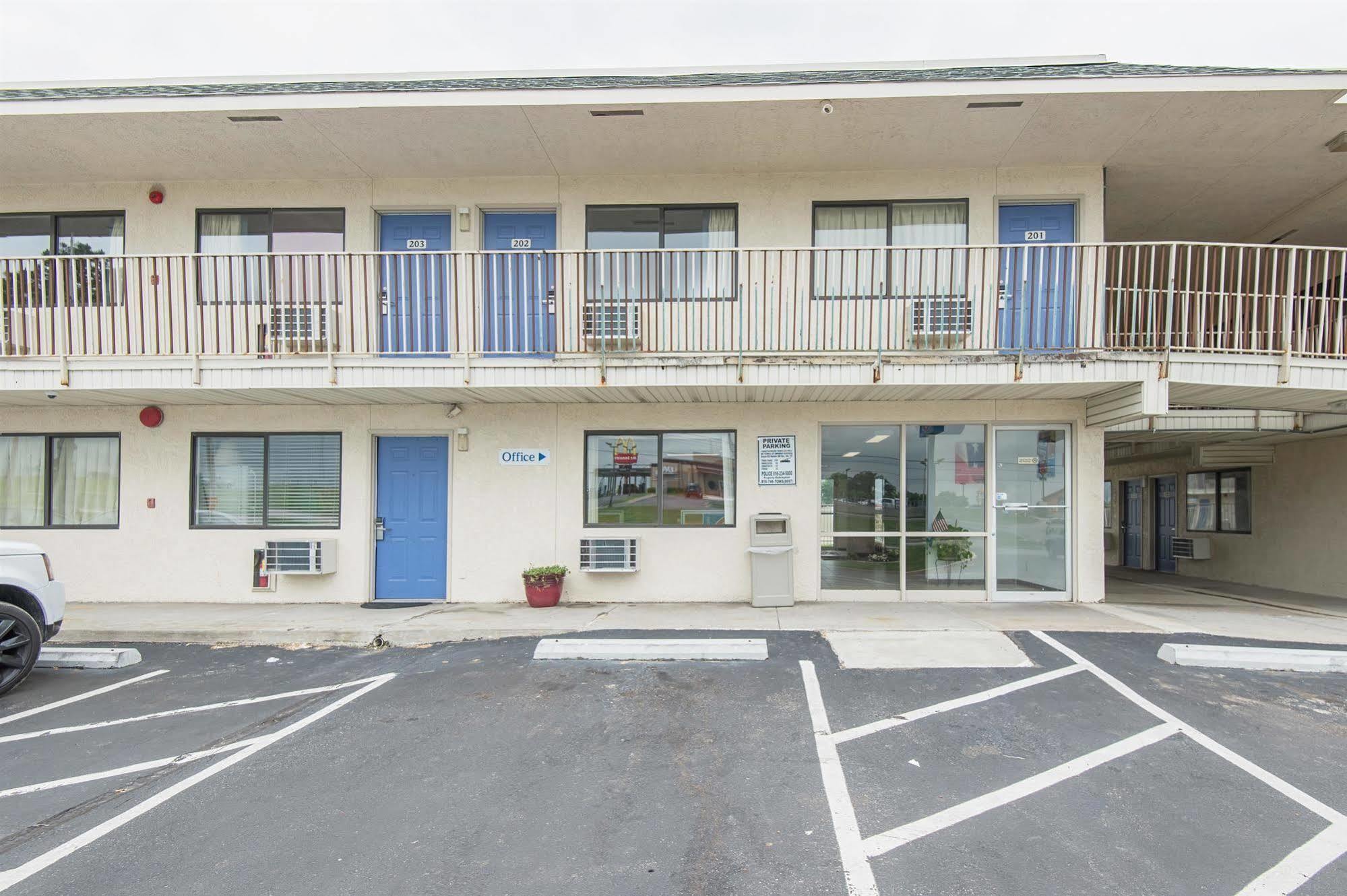 Motel 6 Kansas City, Mo - Airport المظهر الخارجي الصورة