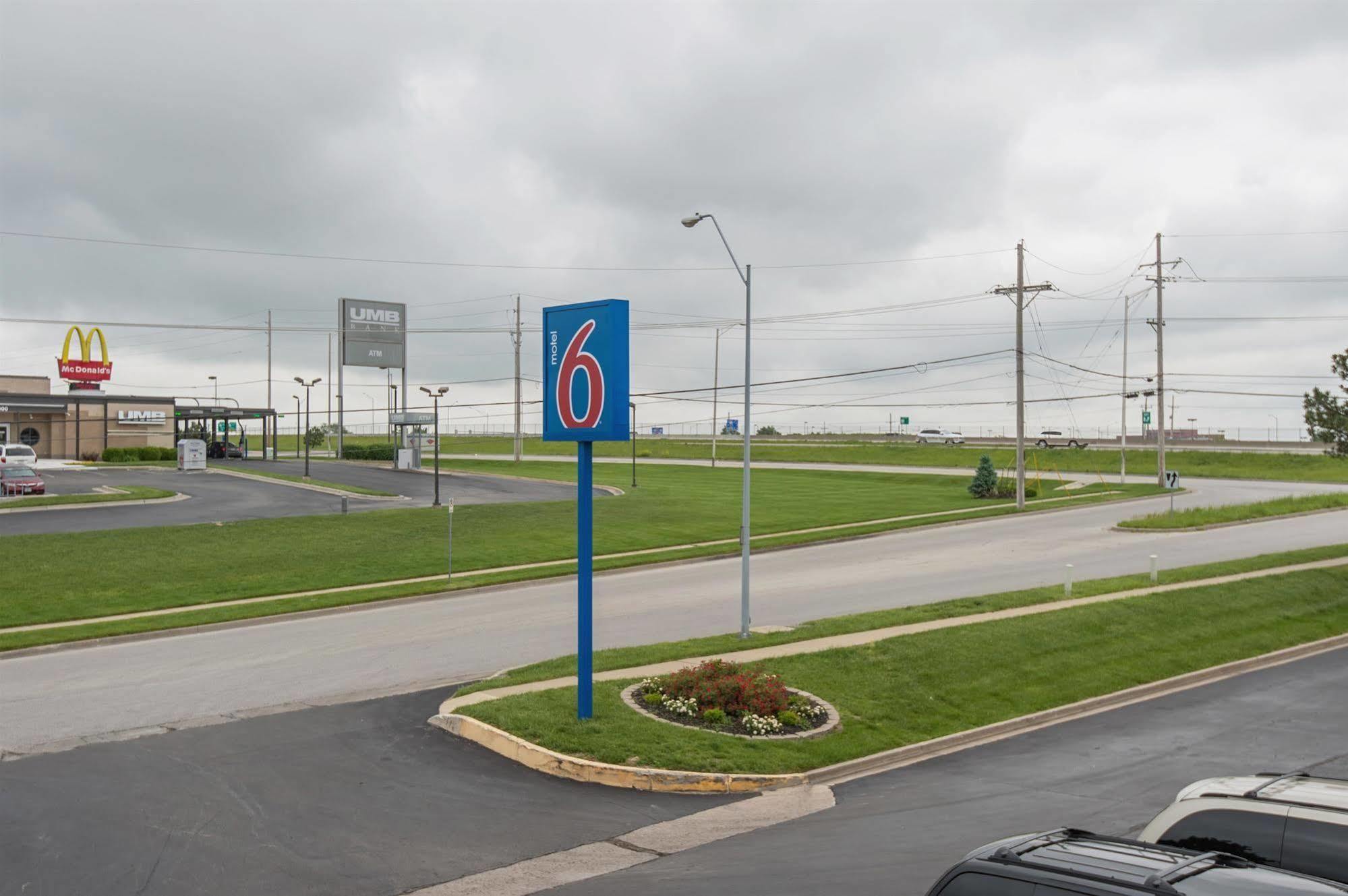 Motel 6 Kansas City, Mo - Airport المظهر الخارجي الصورة