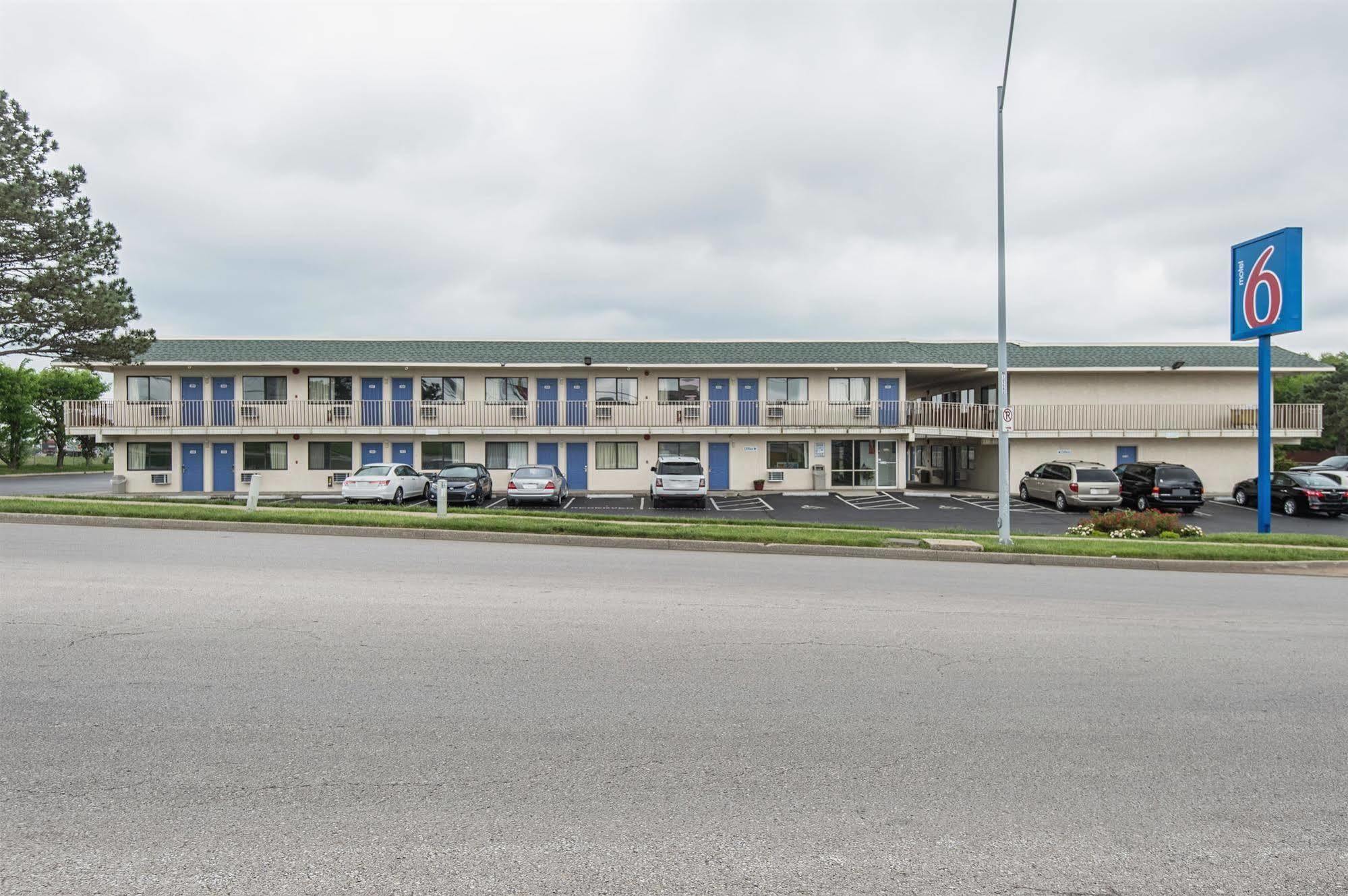 Motel 6 Kansas City, Mo - Airport المظهر الخارجي الصورة