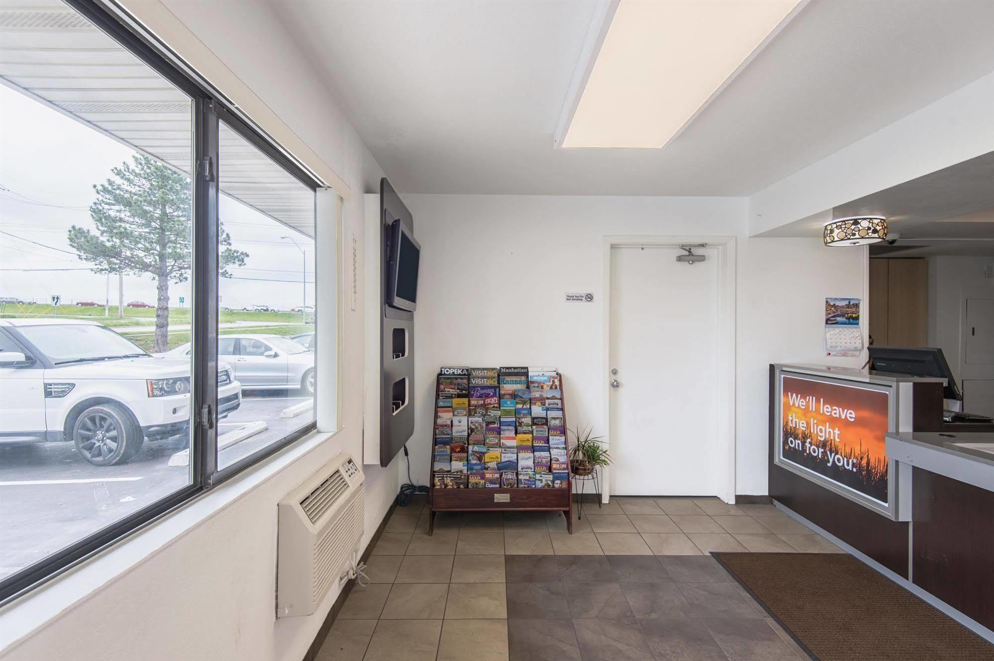 Motel 6 Kansas City, Mo - Airport المظهر الخارجي الصورة