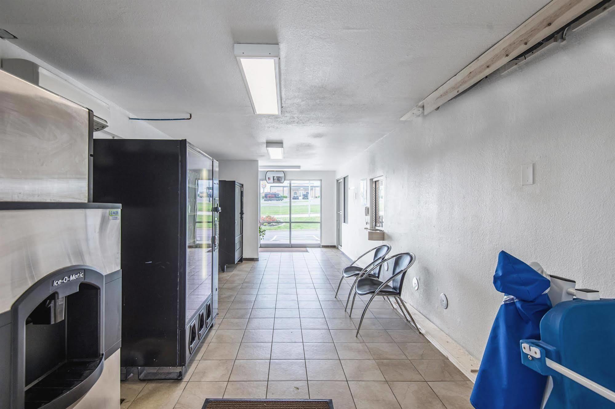 Motel 6 Kansas City, Mo - Airport المظهر الخارجي الصورة