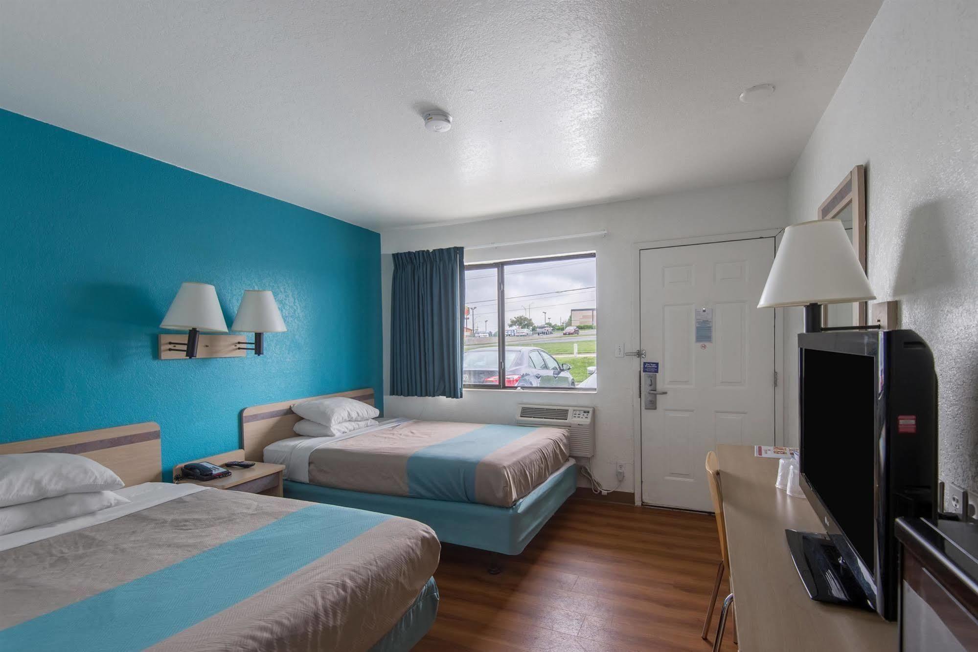 Motel 6 Kansas City, Mo - Airport المظهر الخارجي الصورة