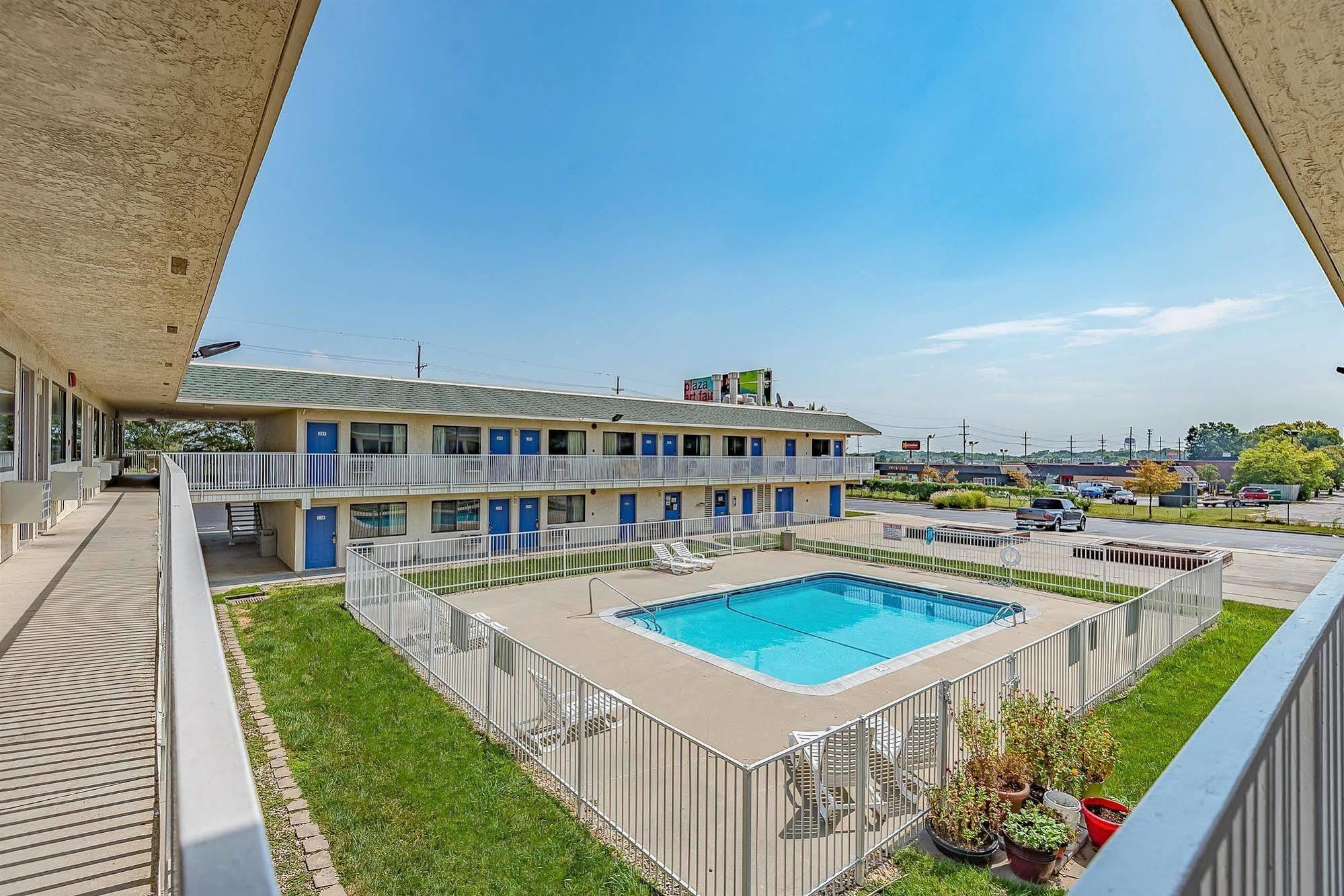 Motel 6 Kansas City, Mo - Airport المظهر الخارجي الصورة