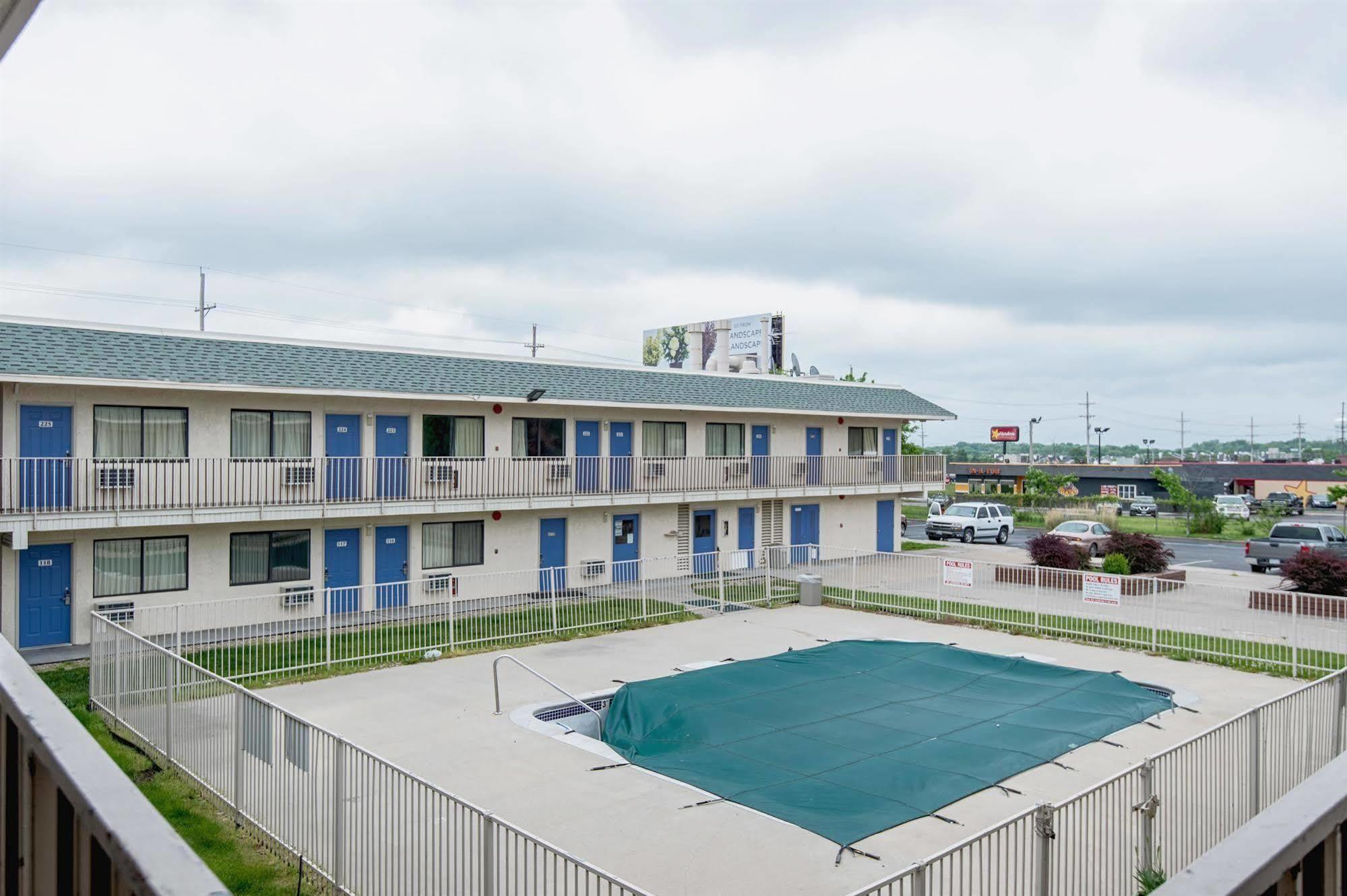 Motel 6 Kansas City, Mo - Airport المظهر الخارجي الصورة