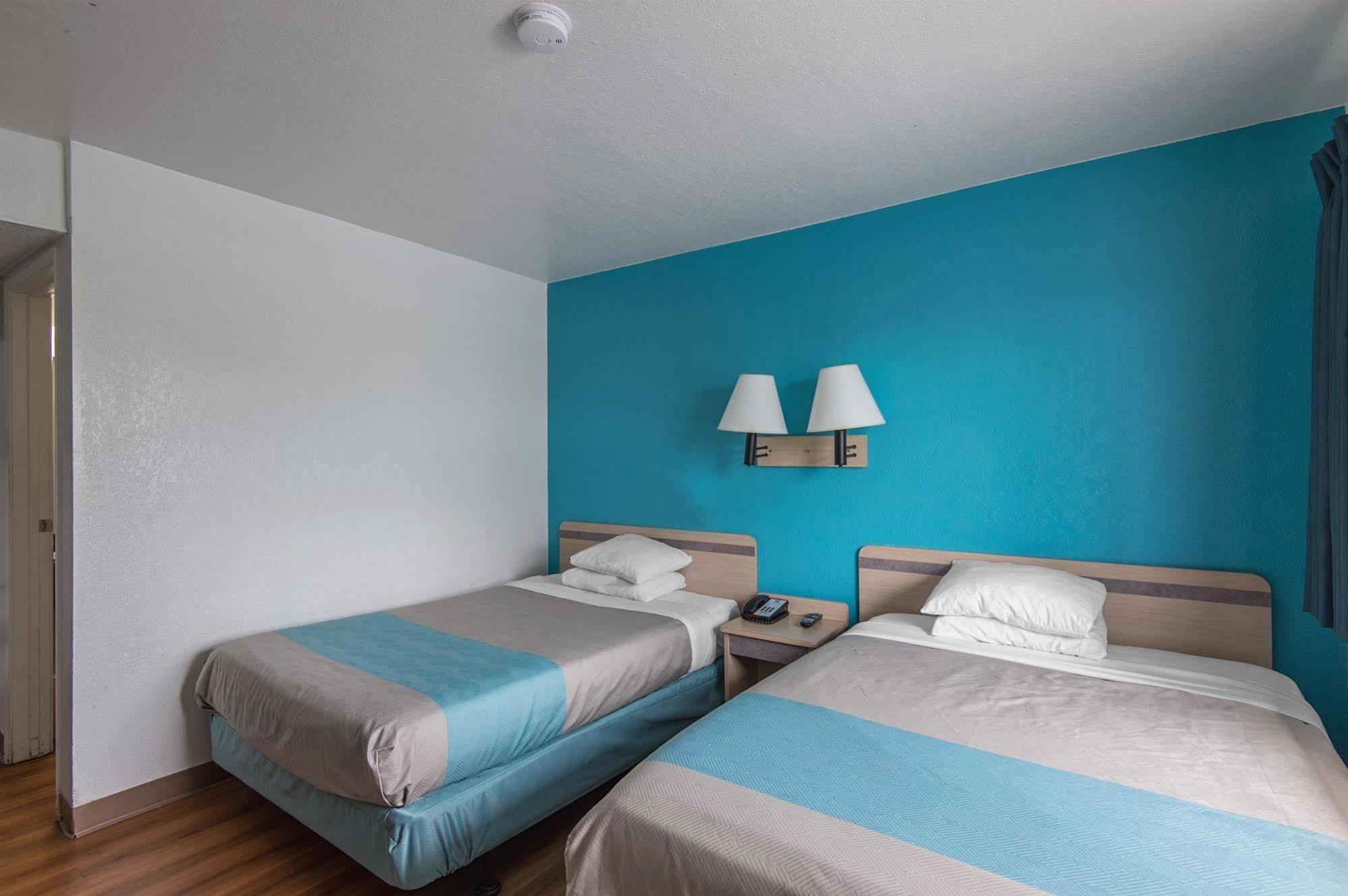 Motel 6 Kansas City, Mo - Airport المظهر الخارجي الصورة