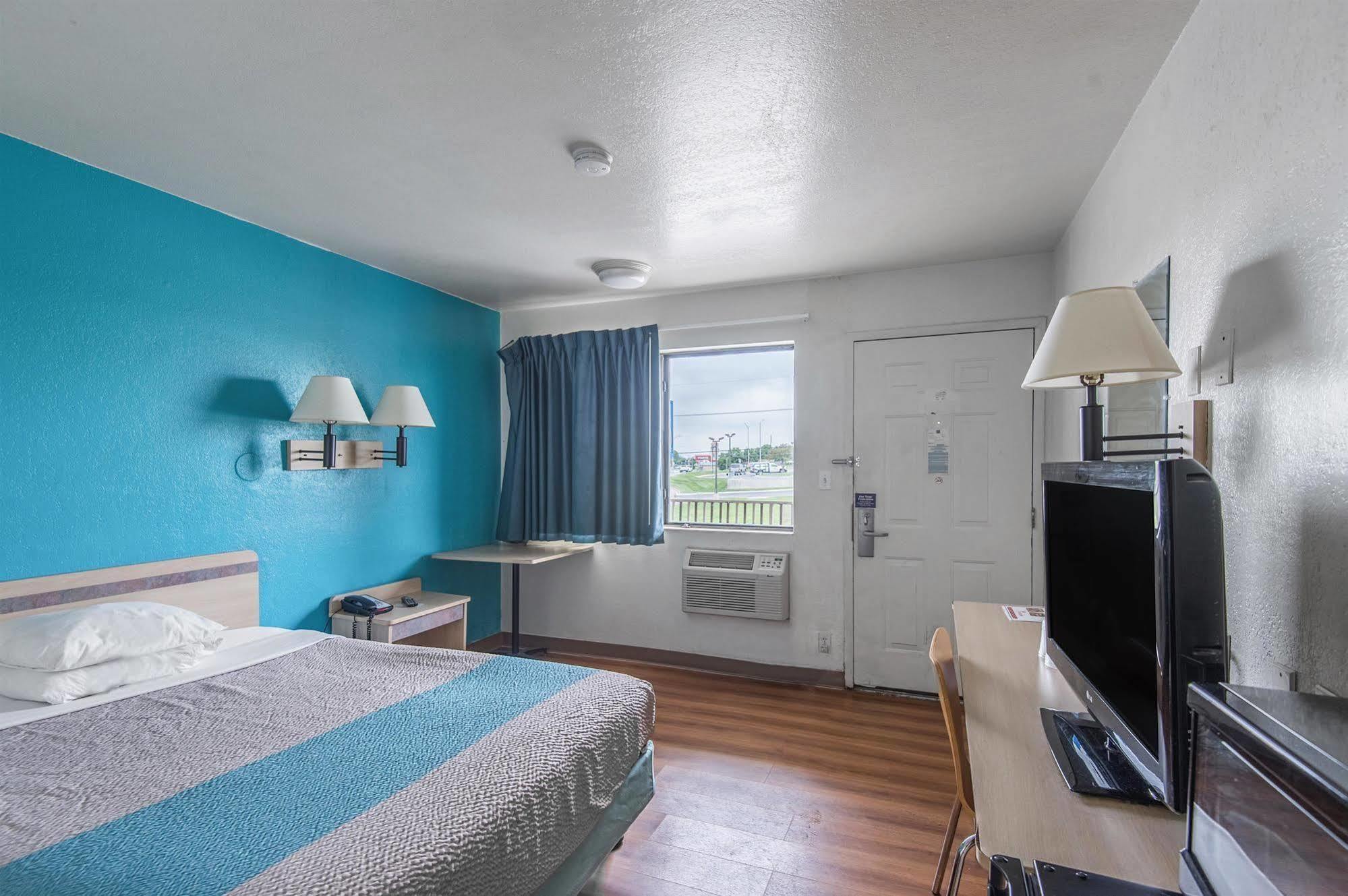 Motel 6 Kansas City, Mo - Airport المظهر الخارجي الصورة